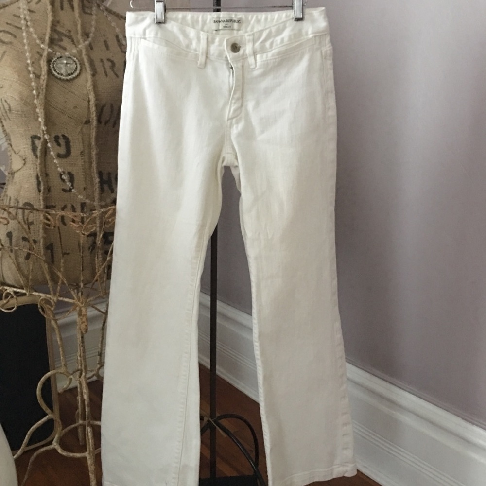 Banana Republic white jeans. Size 25